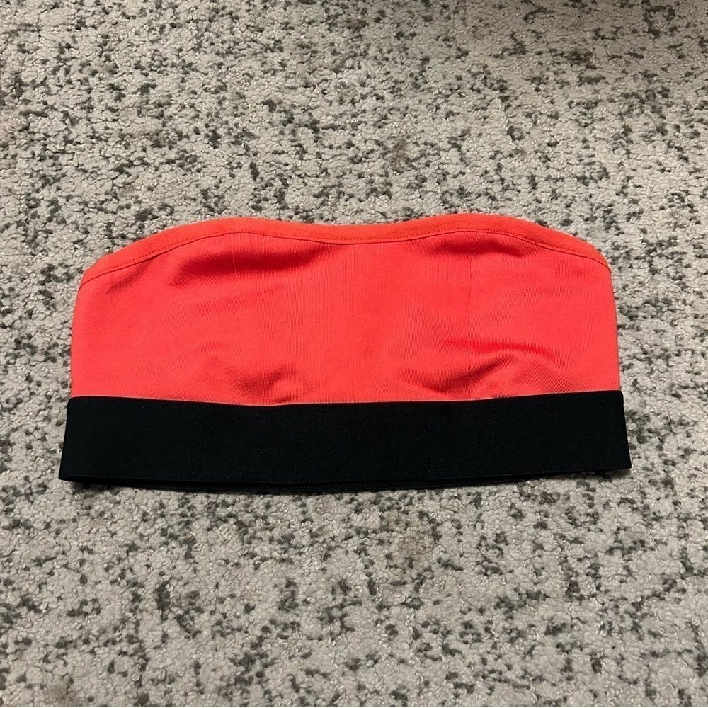 Nike Sportswear Red Strapless Wireless Sports Bra XS